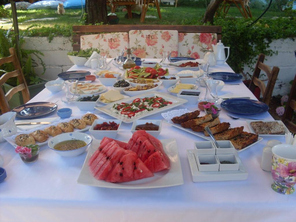 Mavi Pension Hotel Ayvalik Bilik gambar
