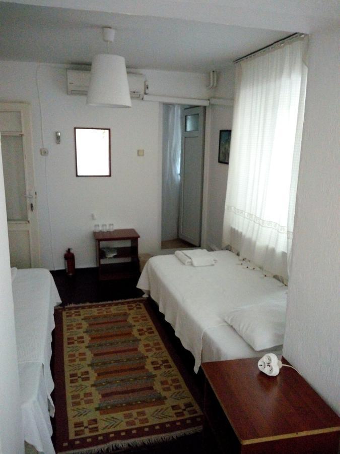 Mavi Pension Hotel Ayvalik Luaran gambar