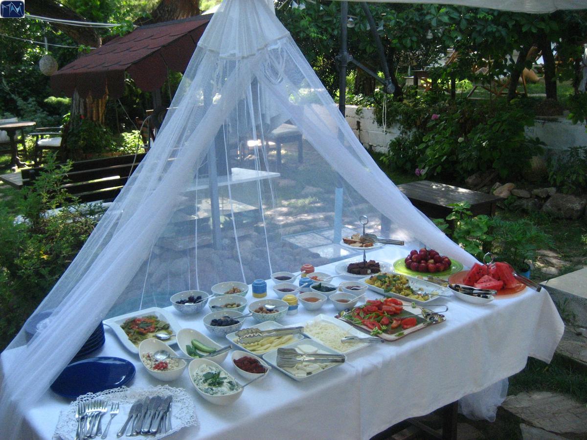 Mavi Pension Hotel Ayvalik Luaran gambar